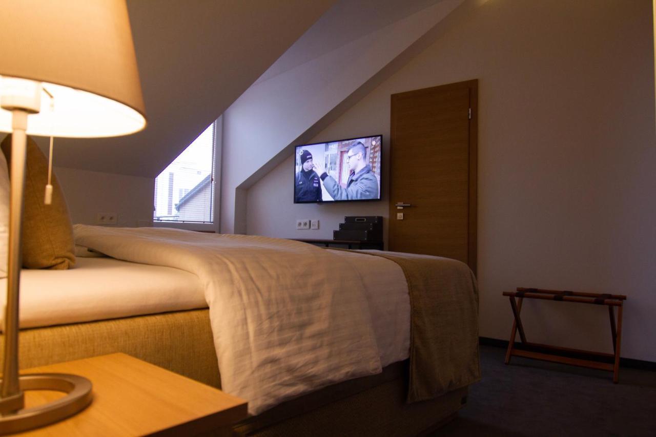 Hotel Marathon Senec Exterior foto